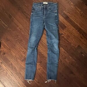 Madewell 9” rise, tall, skinny jeans frayed bottom